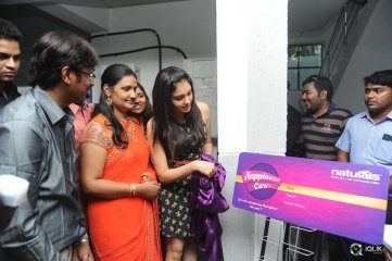 Adah Sharma Launches Naturals Salon at Pragathi Nagar